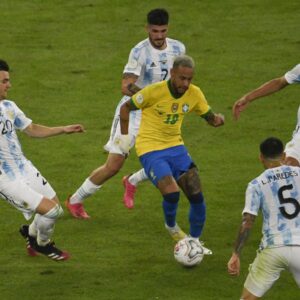 Neymar, de visita en el Nuevo Gasómetro