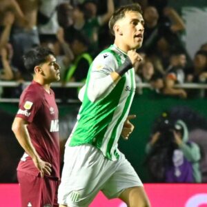 El representante de Auzmendi habló sobre el futuro del jugador: ¿San Lorenzo o Lanús?