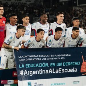 ¿Cuándo fue la última vez que San Lorenzo repitió equipo tres partidos consecutivos?