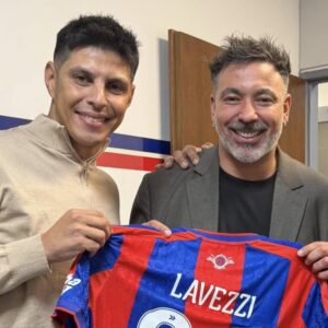 Lavezzi: visita y reconocimiento en el empate ante Santos y cena con ex compañeros