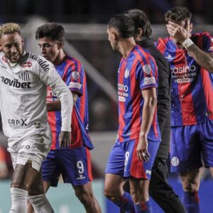Neymar, en duda para jugar ante San Lorenzo
