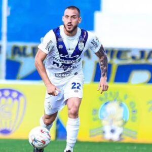 San Lorenzo negocia por un defensor central del fútbol paraguayo