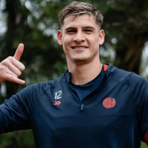 Se dilata el regreso de Gill a San Lorenzo. ¿Cuándo vuelve?