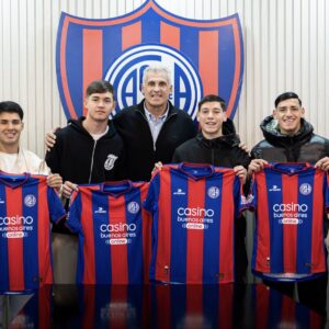 Firma de contratos y renovaciones para juveniles de San Lorenzo