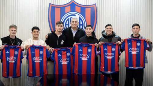 Firma de contratos y renovaciones para juveniles de San Lorenzo