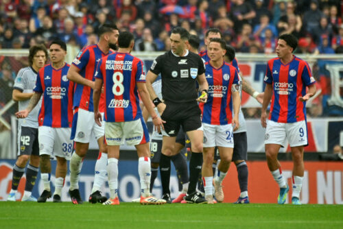 En cuatro de los últimos cinco clásicos, San Lorenzo terminó con un expulsado